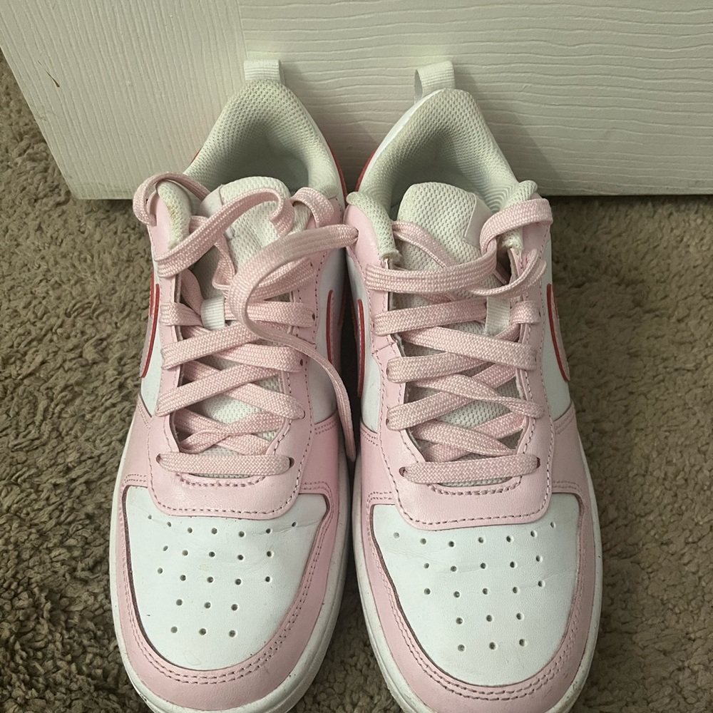 Pink Nike🩷 - Picture 3 of 3